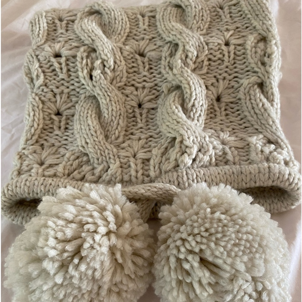 Beautiful Aerie Grey  Neck Warmer